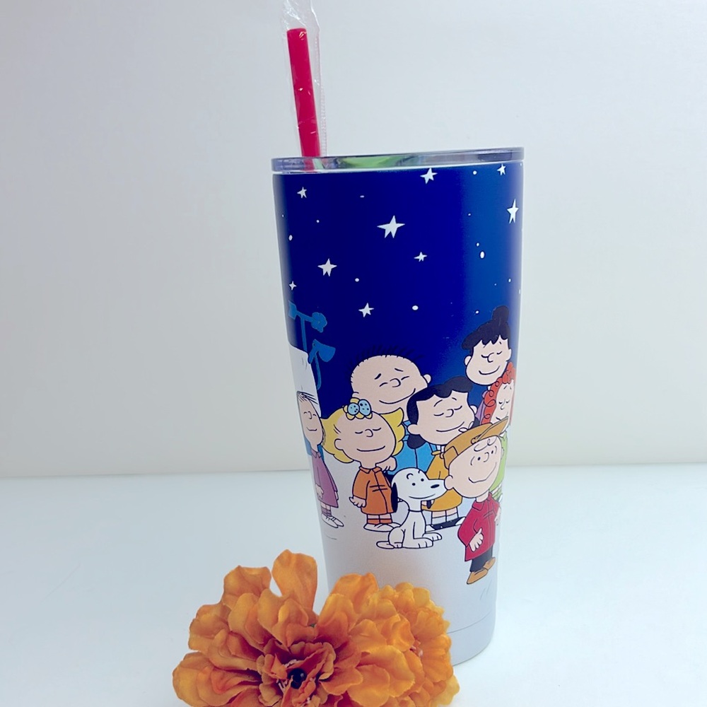 Snoopy Peanuts Christmas cup with lid and straw Zrike Brands by R Squared